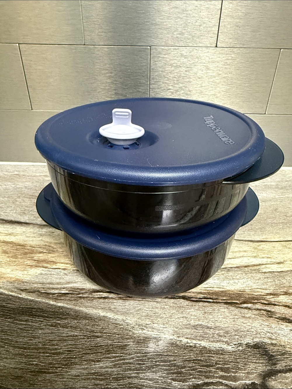 Tupperware Vent n Serve Round Bundle (2)